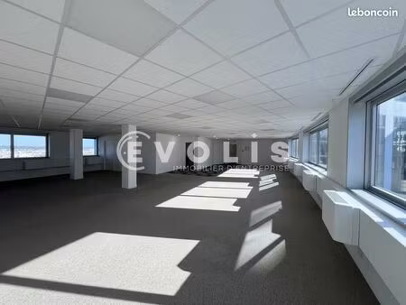 bureaux 137 m²