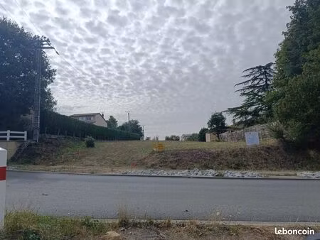 ventre terrain a bâtir viabilisé