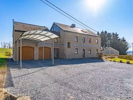 grand duplex d'environ 170m² à aviscourt