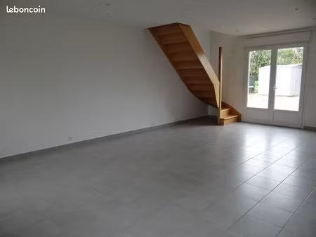 loue f4 duplex 104 m² à sommesous