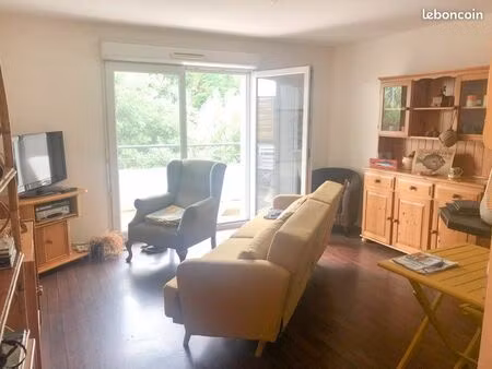 appartement t2  41m2 avec balcon  cave privé et garage