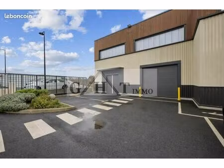 local industriel 379 m²