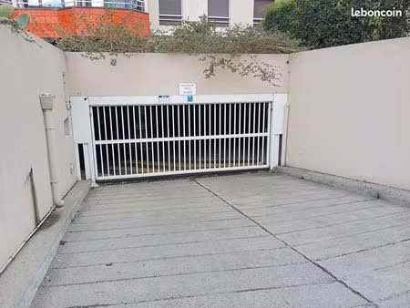 vente parking fermé