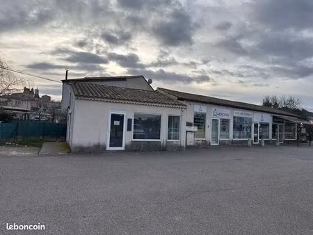 local commercial 33 m2 2 pièces