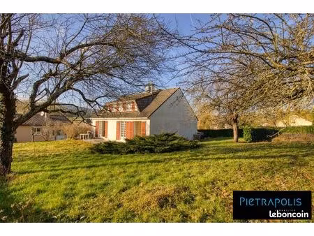 propriété 5 pièces 139 m²