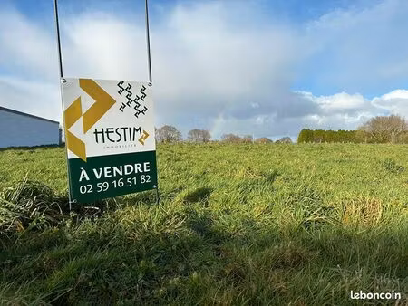 terrain 795 m² locqueltas