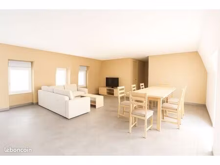 appartement 80m² 1er etage avec terrasse parking et dépendance