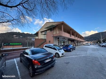 bureau avec edf  fibre et clim inclus