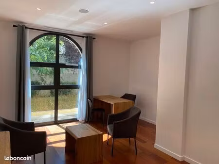 a louer local professionnel 28m2 fréjus 83600