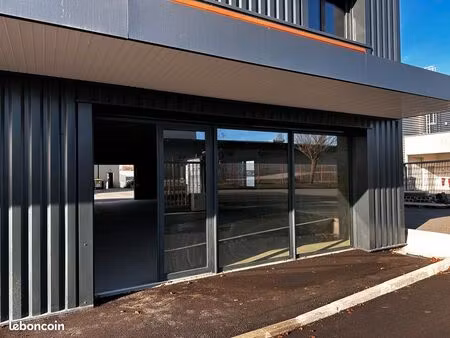 local d'activité 176 m²
