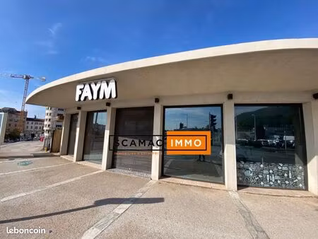 local commercial 135 m²