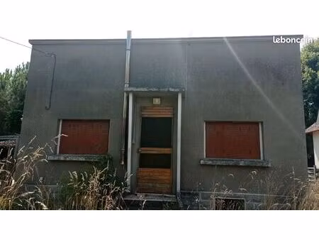 maison bord de sarthe