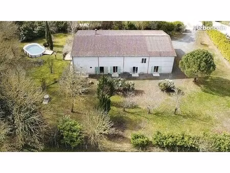 maison 7 pièces 230 m²