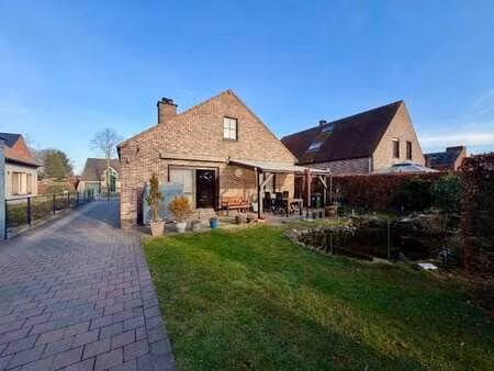 boeket: 96;000  rente 899 man 75  vrouw 72  blijven wonen.