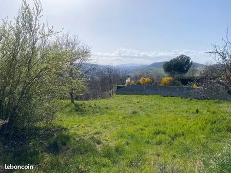 exclusivite 7 km à l'ouest d'issoire terrain constructible 1264 m² avec vue imprenable