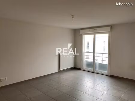 studio 1 pièce 32 m²