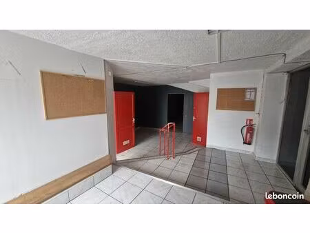 location local commercial