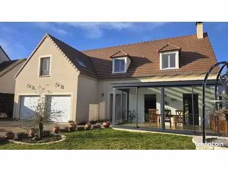 maison 8 pièces 196 m²