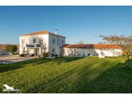 maison 7 pièces 206 m²