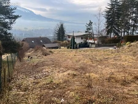 terrain 748 m2 en coteau sud