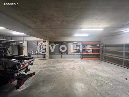 local d'activité 73 m²