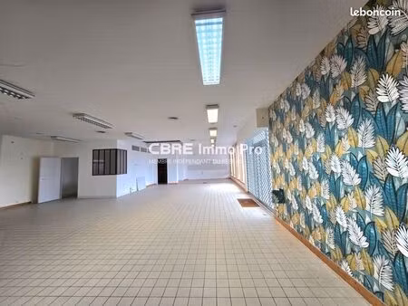 local commercial 440 m²