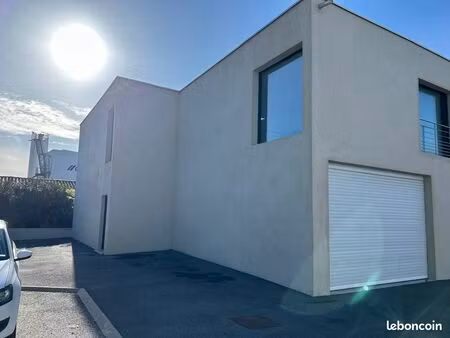 local d'activité 385m²