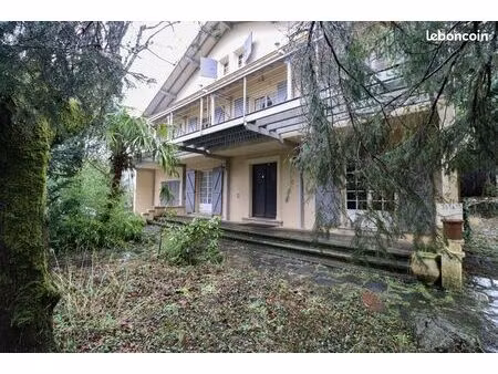 maison 9 pièces 298 m²