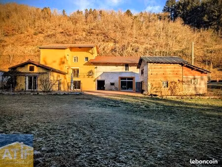 maison 6 pièces 208 m²