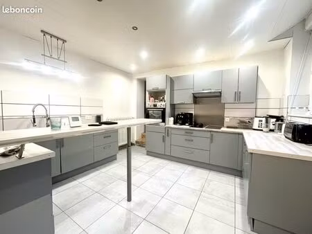 maison 7 pièces 150 m²