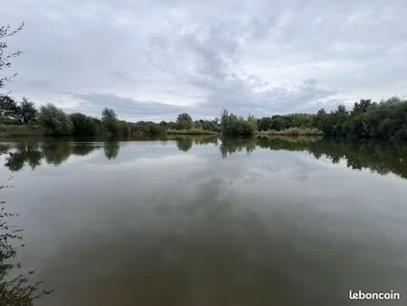 étang de 2 hectares sur 3 3 hectares de terrains