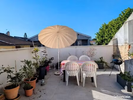 maison de ville avec terrasse et atelier