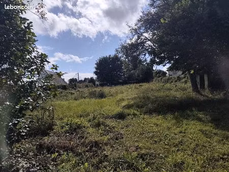 terrain à 3 min des commerce