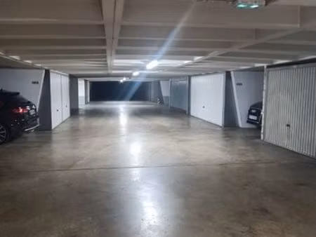 à vendre– place de parking esplanade