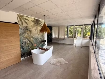 local commercial à louer à fréjus