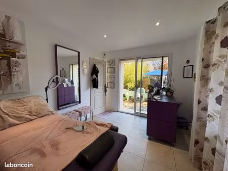 local commercial/ bureau sur axe principal à frejus