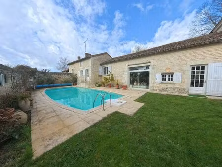 château 10 pièces 265 m²