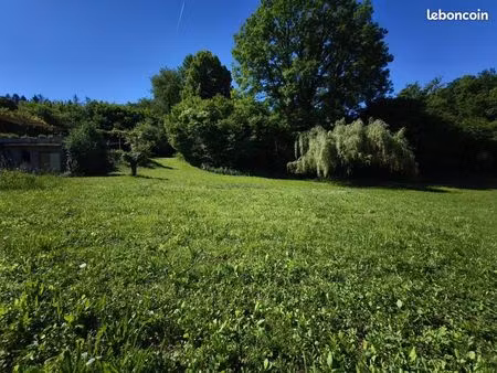 magnifique terrain de 736m² au calme