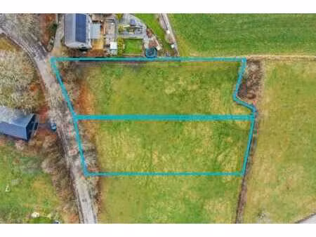 très beau terrain situé à goronne