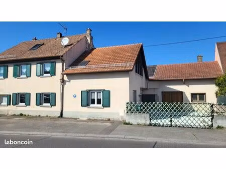 immeuble / maison 8/9 pièces de 200 m² et dépendance aménageable de 192 m²