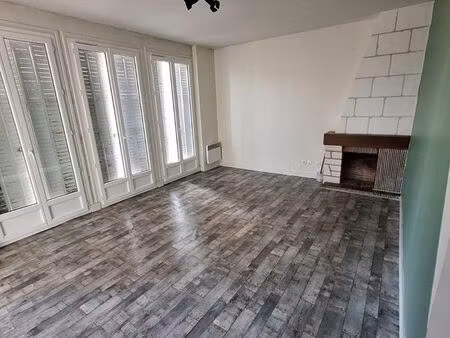 appartement f3 en location noyant touraine