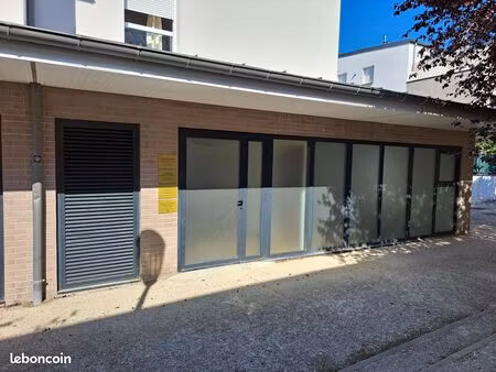 local 12 50m2 pour thérapeute