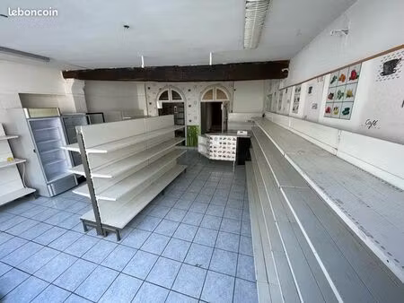 local commercial avec n logement f2