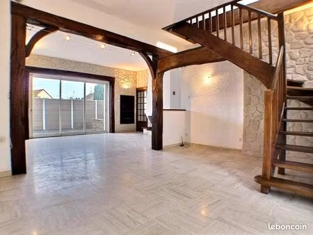 maison 5 pièces 141 m²