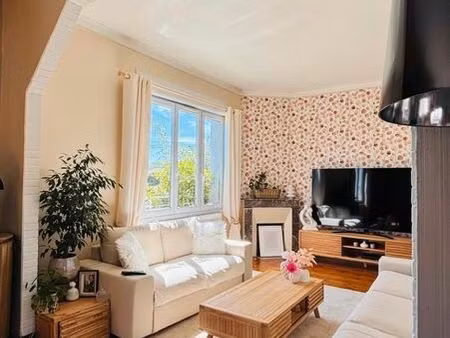 135m2 sur 1000m2 à 5mn de verdun