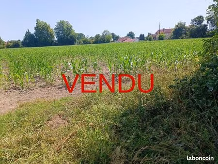 terrain 1 606 m² gurs