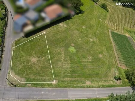 terrain constructible lachaux 535m²