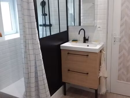 a louer studio meublé 3km de la rochelle