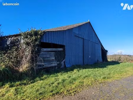 local divers 215 m² pleyber christ