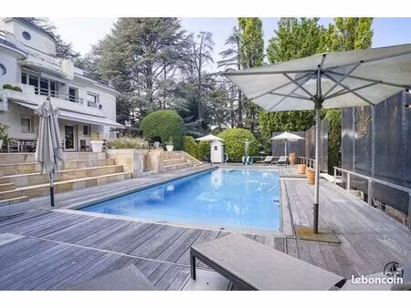 propriété 11 pièces 345 m²